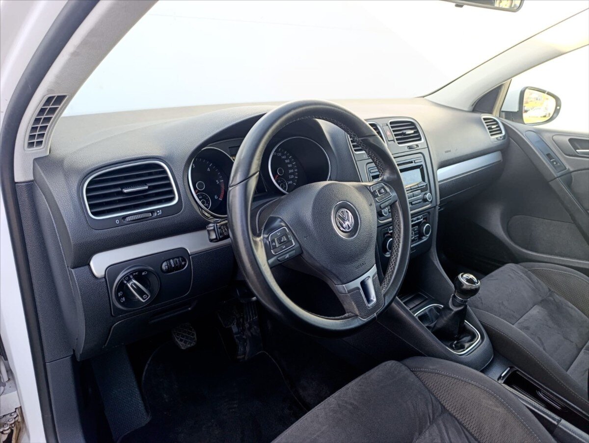 Volkswagen Golf Hatchback 1,6 l 77 kw