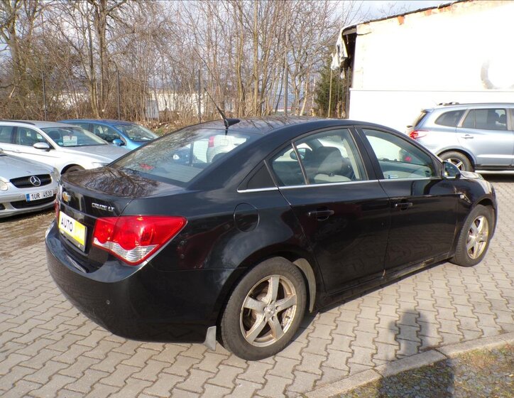 Chevrolet Cruze Sedan / Limuzína 2,0 l 110 kw