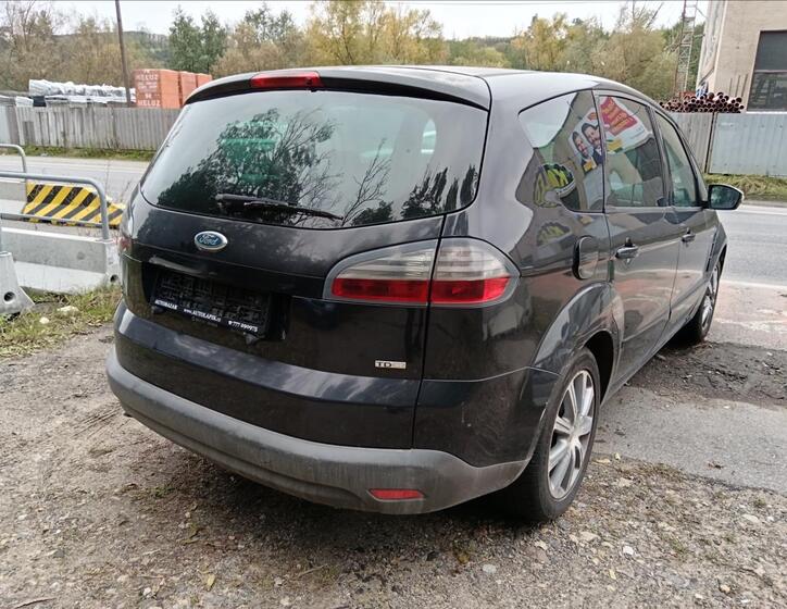 Ford S-MAX 10
