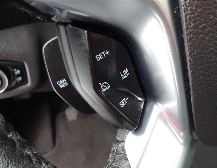 Ford Tourneo Connect MPV 998,0 74 kw