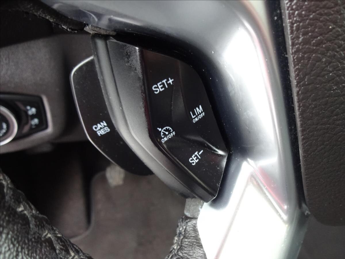 Ford Tourneo Connect MPV 998,0 74 kw