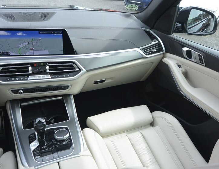 BMW X5 SUV / Terénní 3,0 l 250 kw