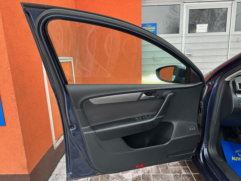 Volkswagen Passat Kombi 1,6 l 77 kw