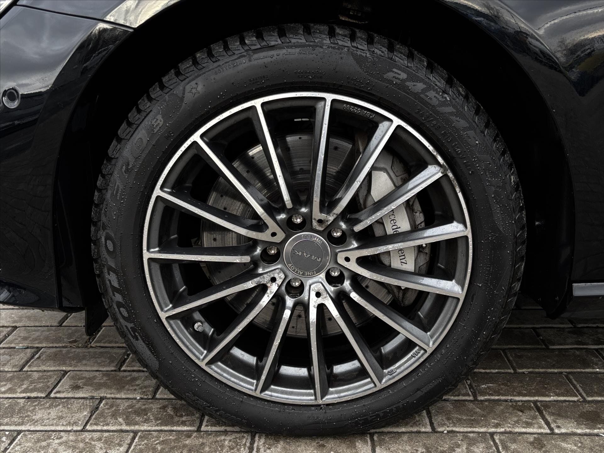 Mercedes-Benz Třídy E Kombi 2,0 l 143 kw