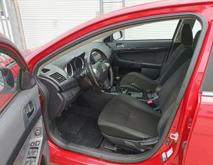 Mitsubishi Lancer Hatchback 1,6 l 86 kw