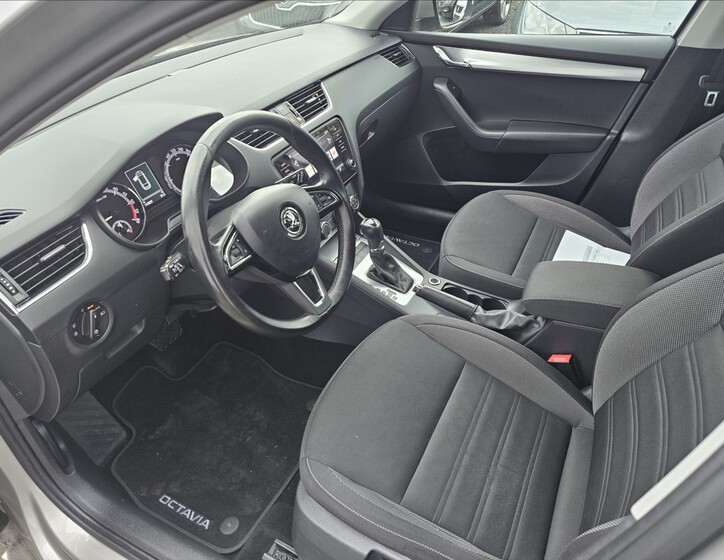 Škoda Octavia 10