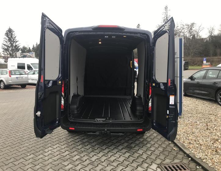 Ford Transit 9