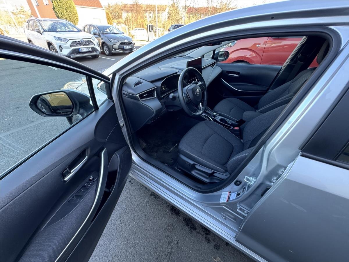 Toyota Corolla Sedan 1,5 l 92 kw