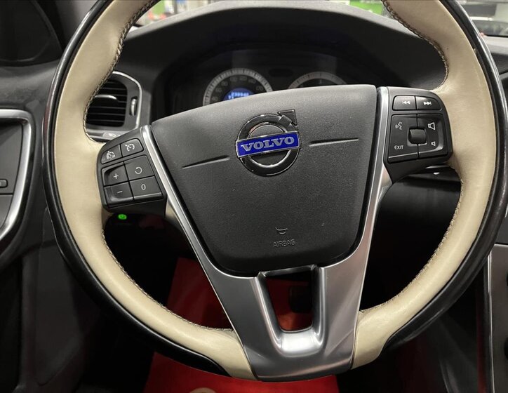 Volvo V60 Kombi 2,0 l 120 kw