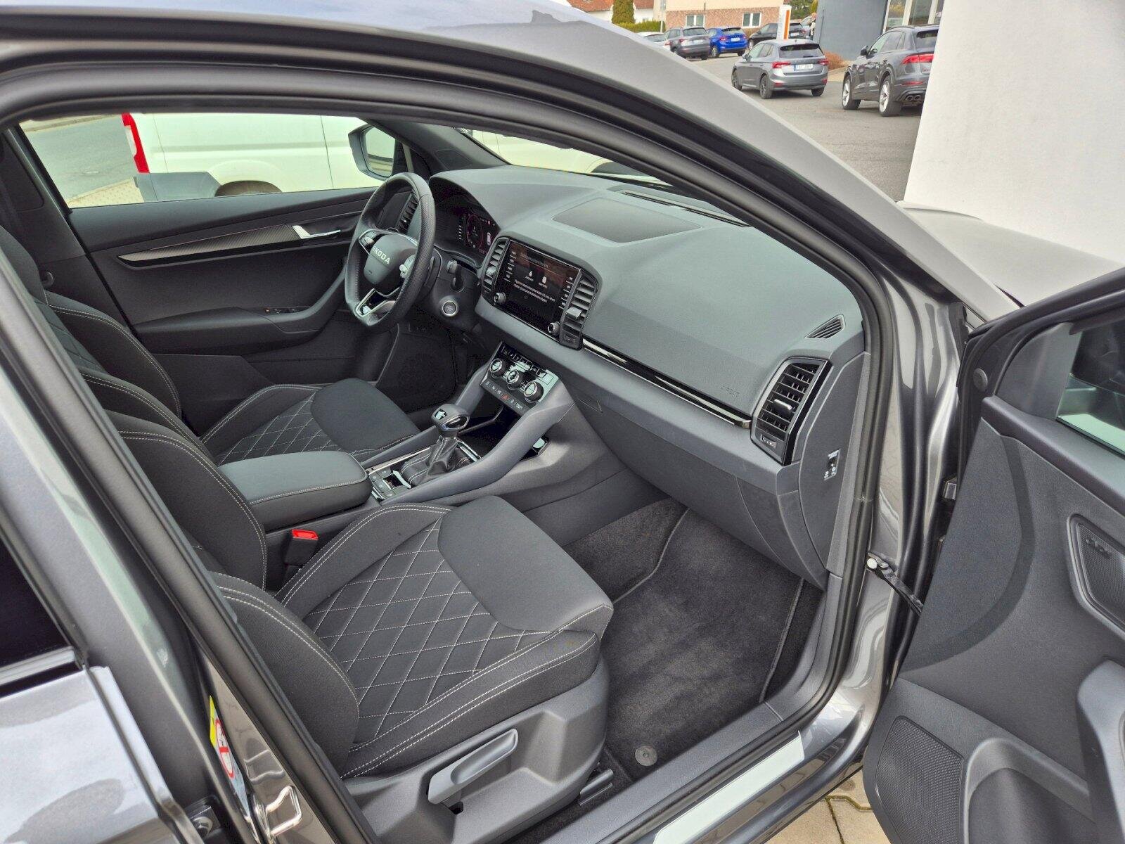 Škoda Karoq SUV / Terénní 1,5 l 110 kw