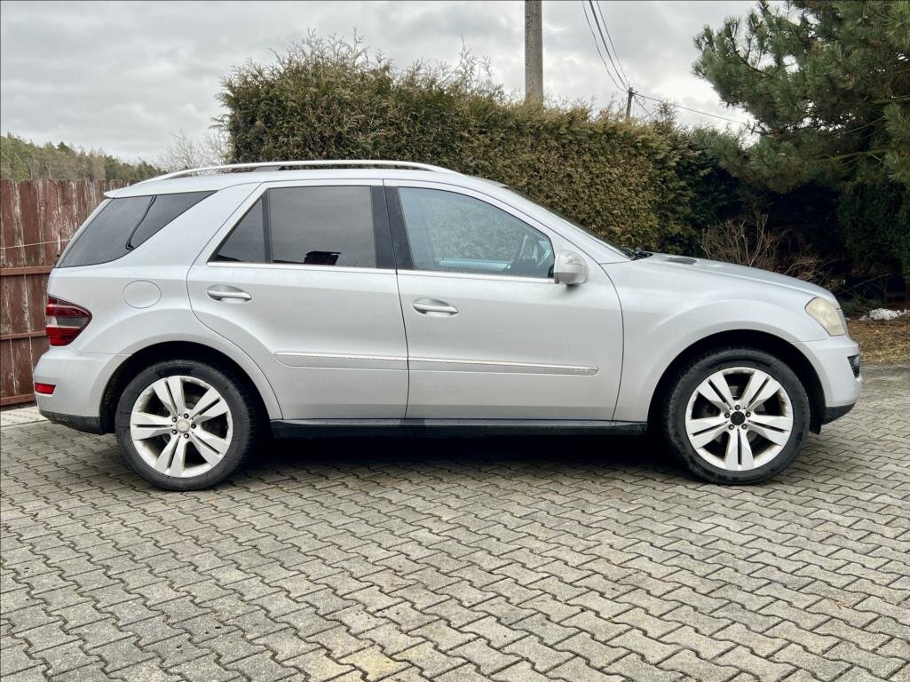 Mercedes-Benz Třídy M SUV 3,0 l 165 kw