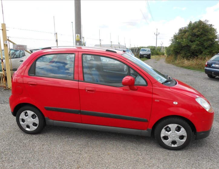 Chevrolet Spark Hatchback 995,0 49 kw