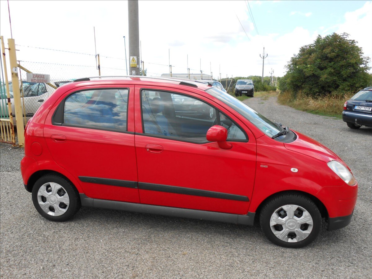 Chevrolet Spark Hatchback 995,0 49 kw