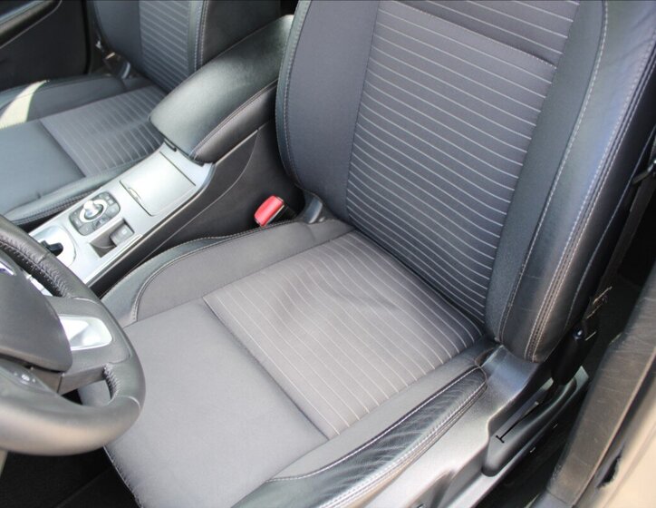 Renault Latitude Sedan / Limuzína 2,0 l 127 kw