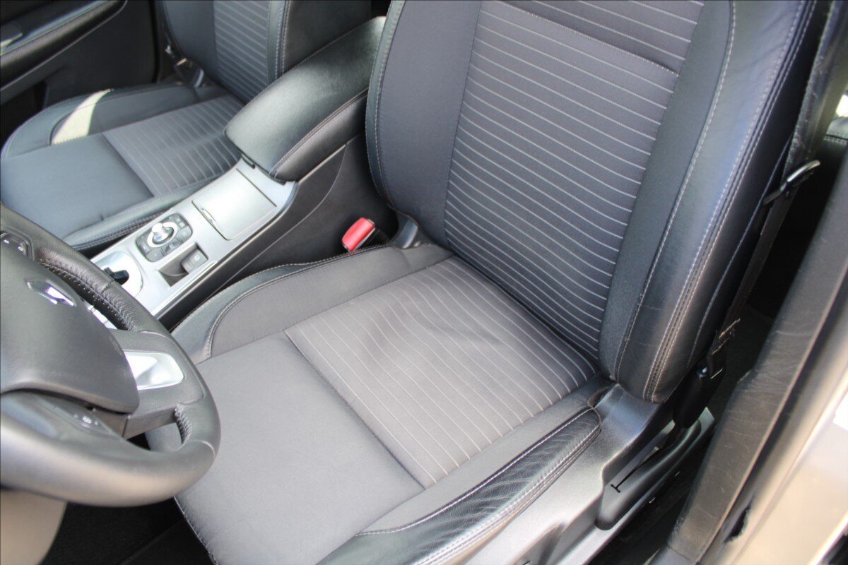 Renault Latitude Sedan / Limuzína 2,0 l 127 kw