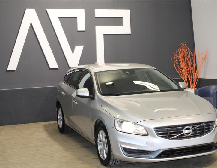 Volvo V60 4