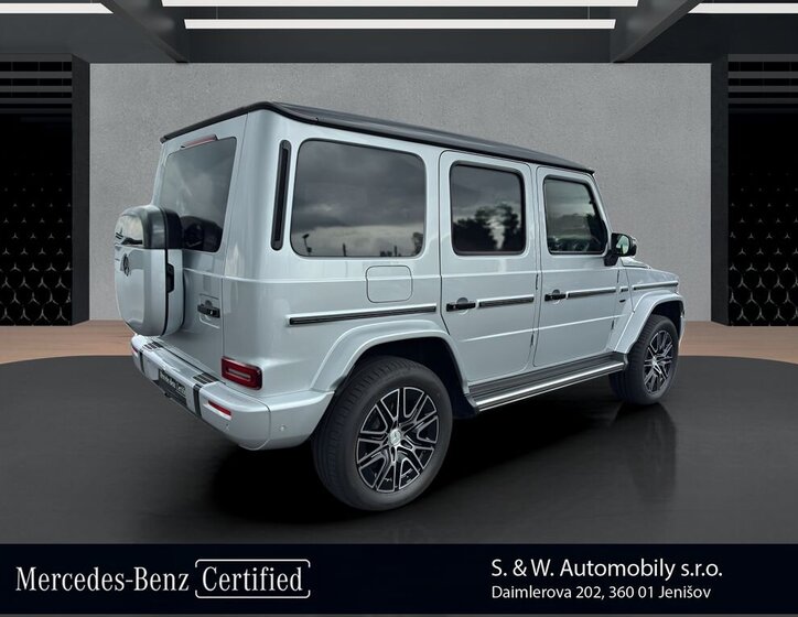 Mercedes-Benz Třídy G SUV / Terénní 0,0 432 kw