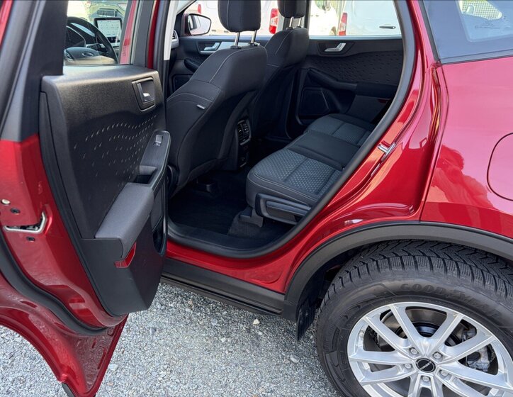 Ford Kuga Kombi 2,0 l 140 kw