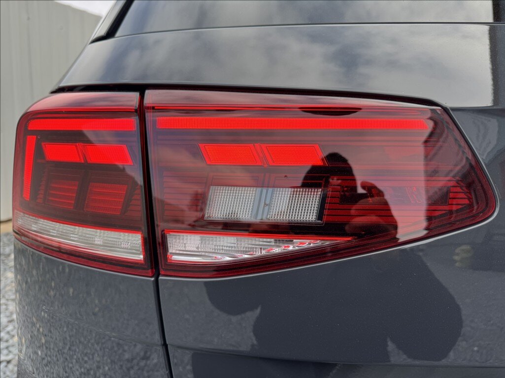 Volkswagen Passat Kombi 1,5 l 110 kw