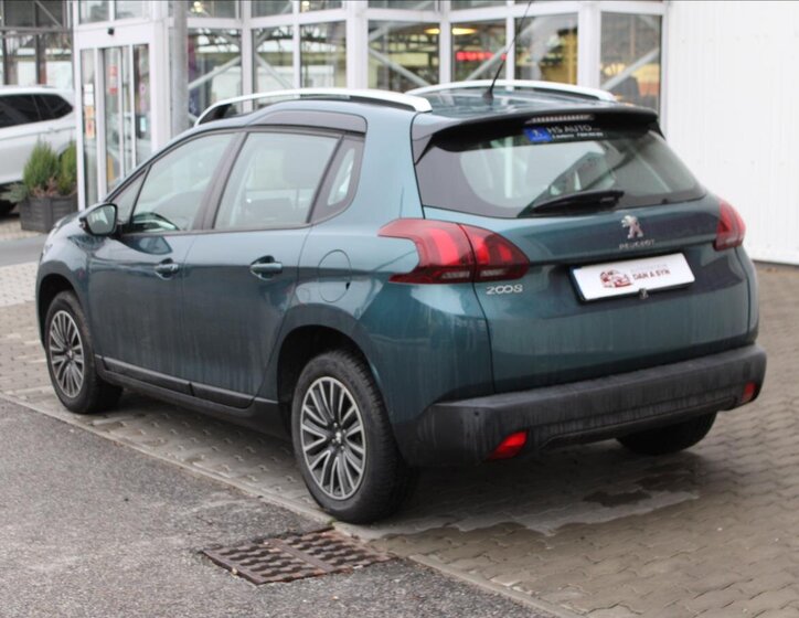 Peugeot 2008 Hatchback 1,2 l 61 kw