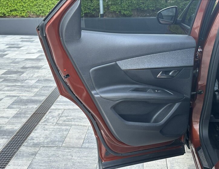 Peugeot 3008 SUV / Terénní 1,2 l 96 kw