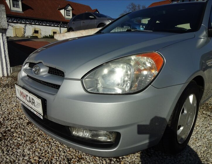 Hyundai Accent Hatchback 1,4 l 71 kw