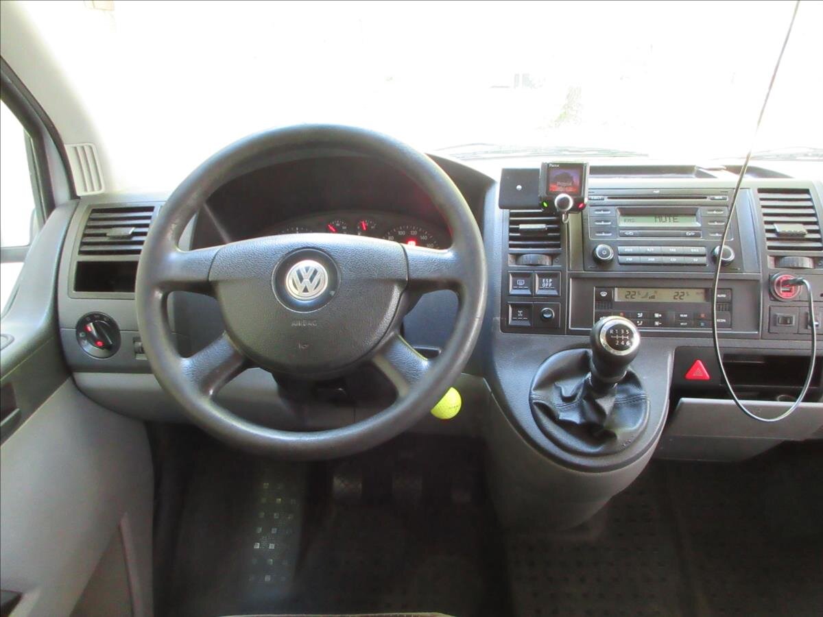 Volkswagen Caravelle Kombi 2,5 l 128 kw