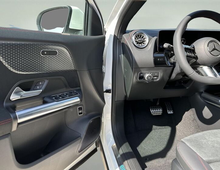 Mercedes-Benz EQA 13