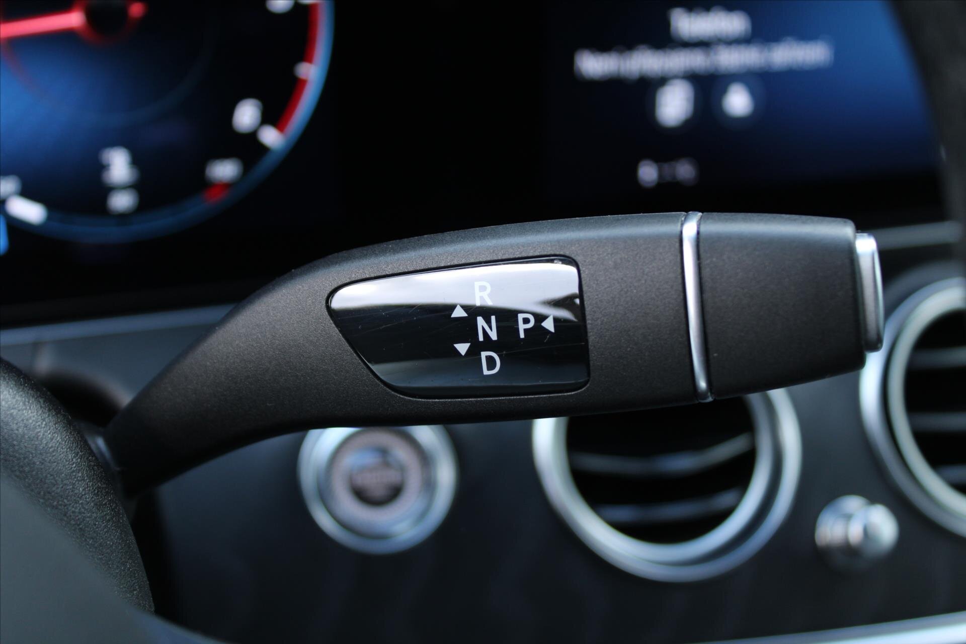 Mercedes-Benz Třídy E Sedan / Limuzína 2,0 l 143 kw