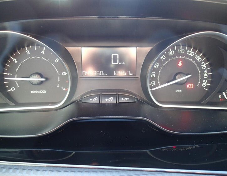 Peugeot 2008 Kombi 1,2 l 61 kw