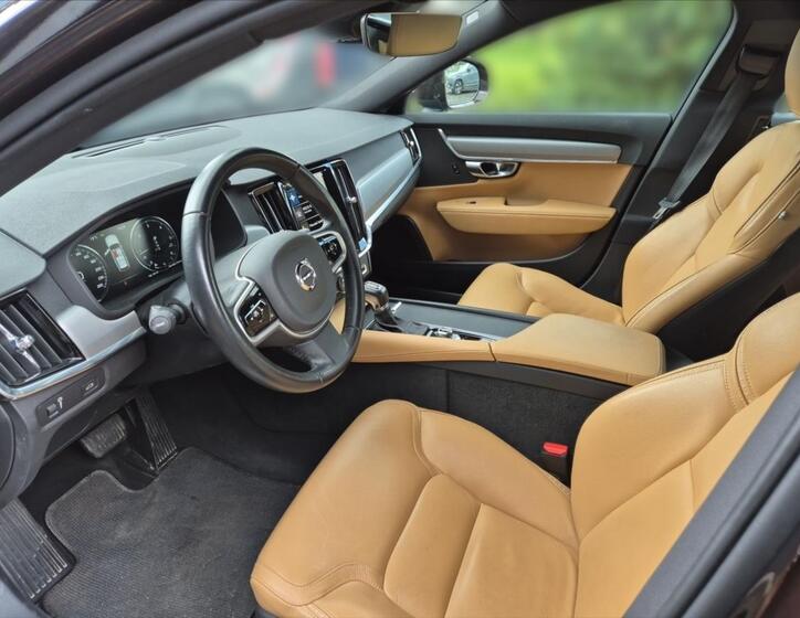 Volvo V90 7