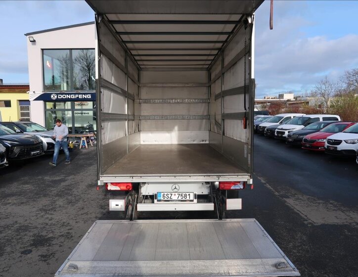 Mercedes-Benz Sprinter 19