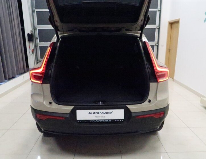 Volvo XC40 SUV 2,0 l 120 kw