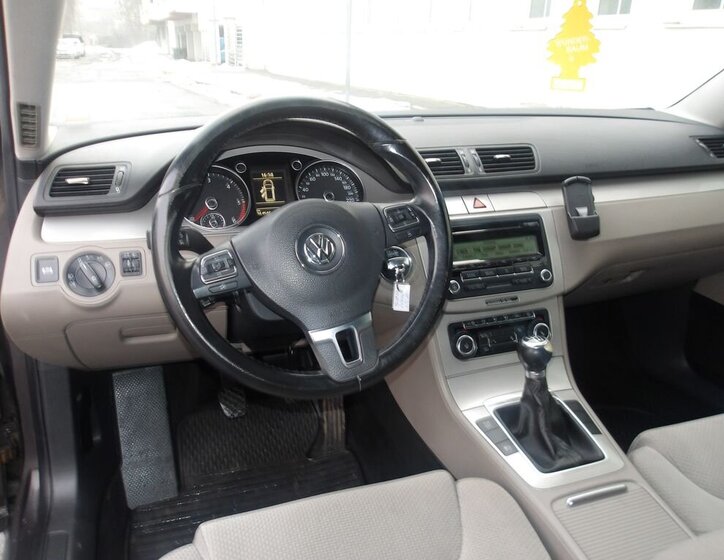 Volkswagen Passat Kombi 2,0 l 103 kw