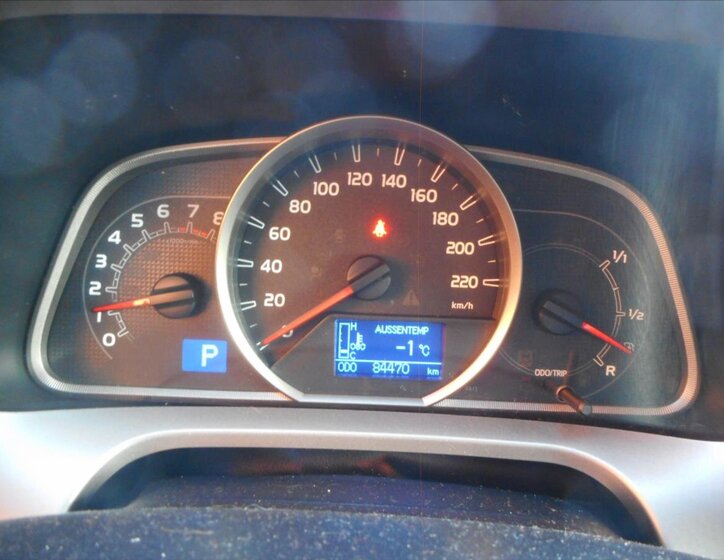 Toyota RAV4 SUV 2,0 l 111 kw