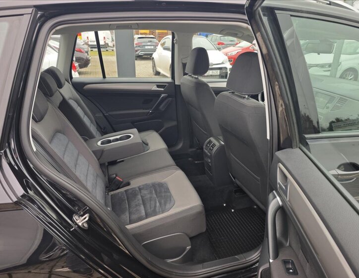 Volkswagen Golf Sportsvan 13