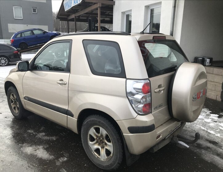 Suzuki Grand Vitara SUV 2,4 l 122 kw