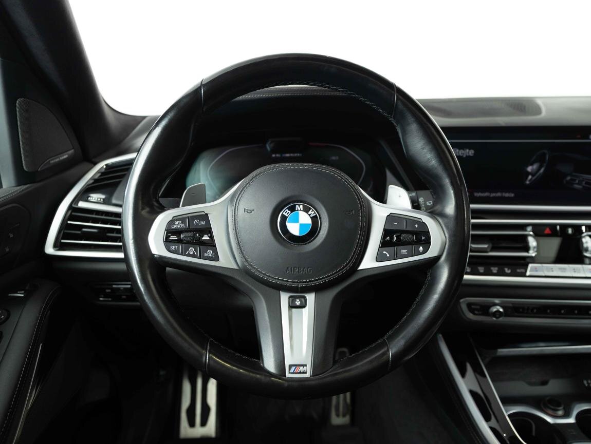 BMW X5 SUV 4,4 l 390 kw