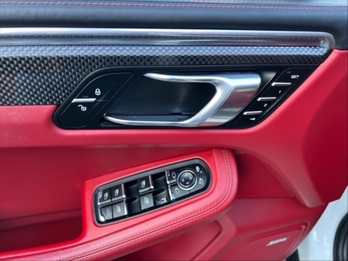 Porsche Macan SUV / Terénní 3,0 l 190 kw