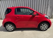Toyota iQ Hatchback 998,0 50 kw