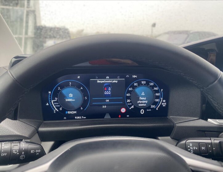 Volkswagen Caravelle 9