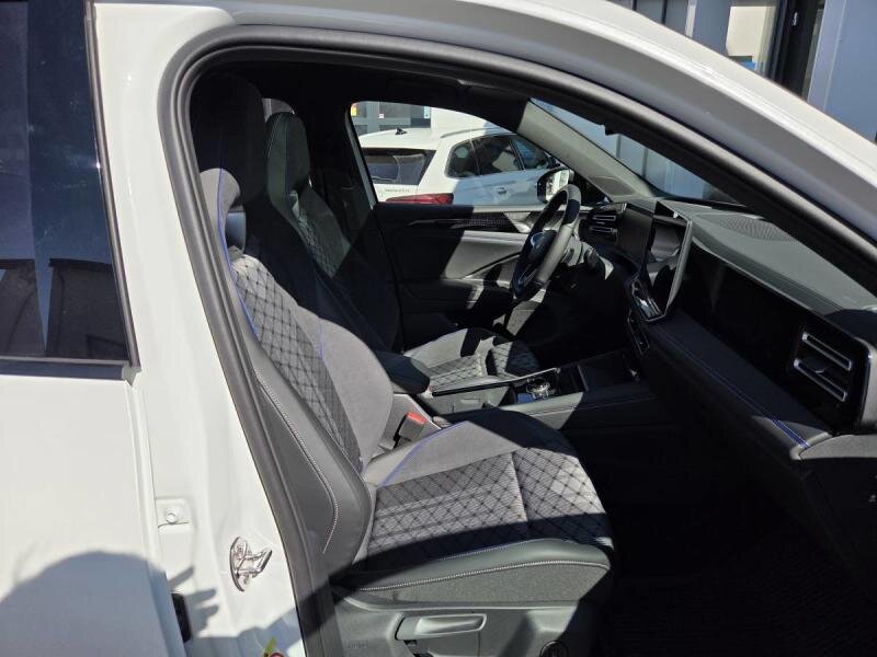 Volkswagen Tiguan SUV / Terénní 2,0 l 195 kw