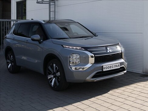 Mitsubishi Outlander SUV / Terénní 2,4 l 225 kw