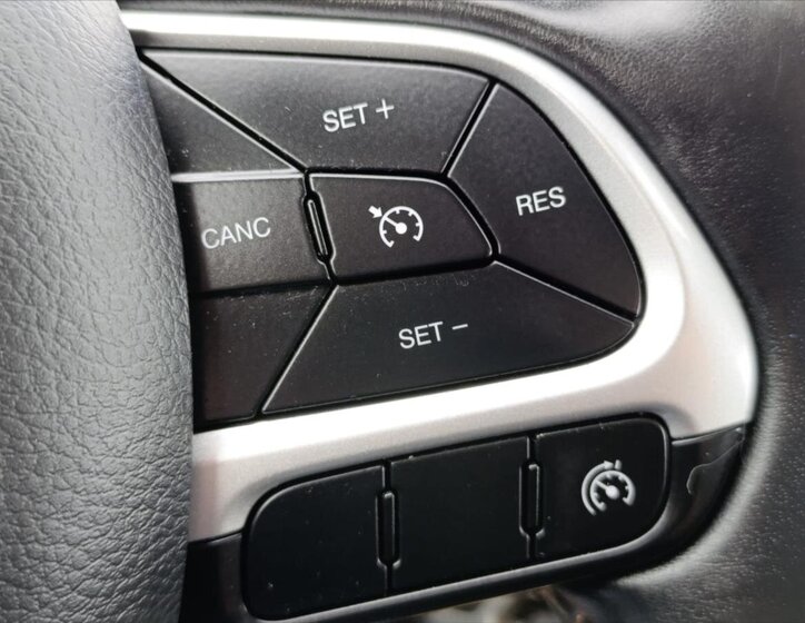 Jeep Compass SUV 2,0 l 125 kw