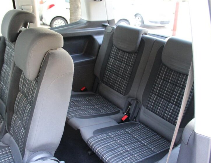 Volkswagen Touran 16