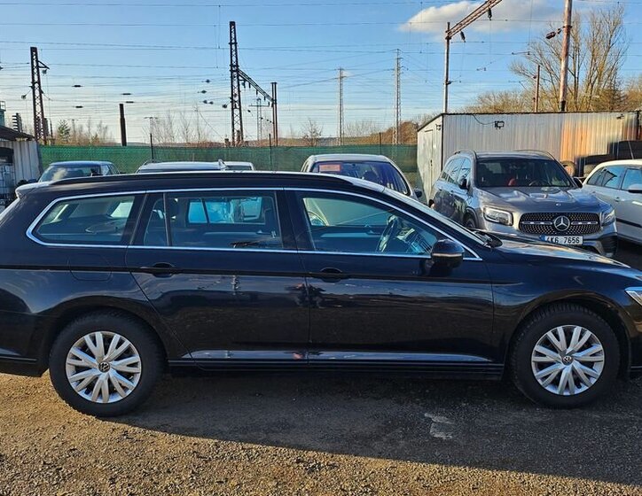 Volkswagen Passat Kombi 1,6 l 88 kw