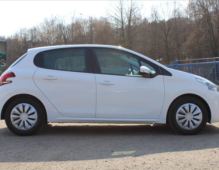 Peugeot 208 Hatchback 1,2 l 60 kw