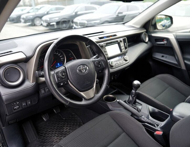 Toyota RAV4 SUV / Terénní 2,0 l 91 kw