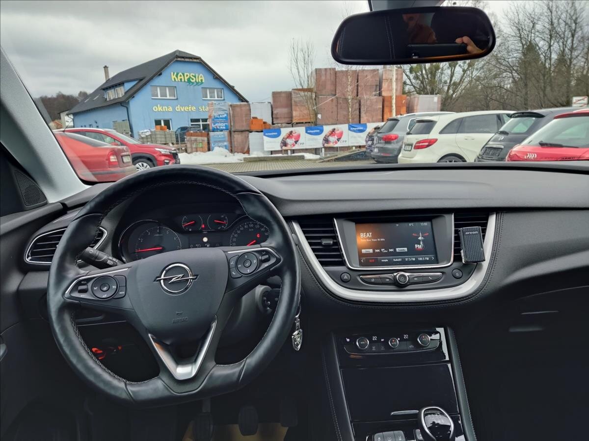 Opel Grandland X SUV / Terénní 1,2 l 96 kw