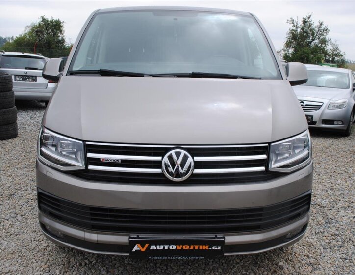 Volkswagen Caravelle 2